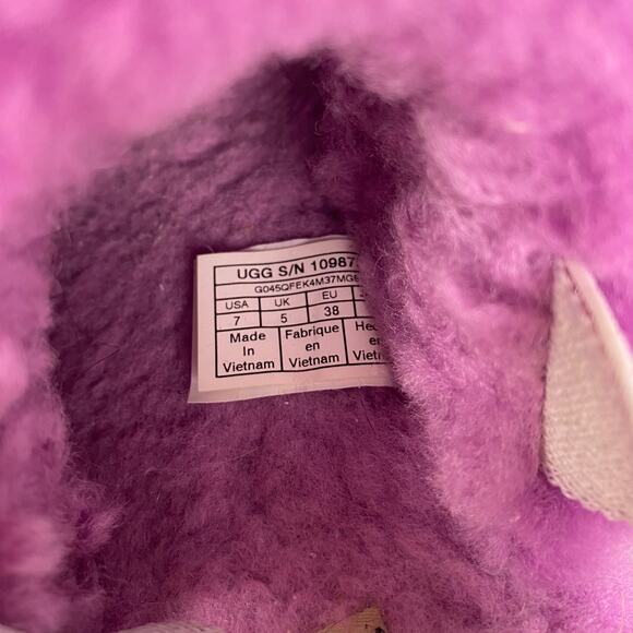 UGG Fluff Yeah Slide Sandals in Berry Pink 7 - Picture 5 of 6